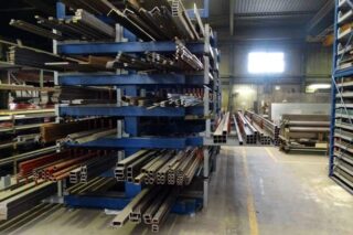 Roll out cantilever rack storage steel profiles alumium